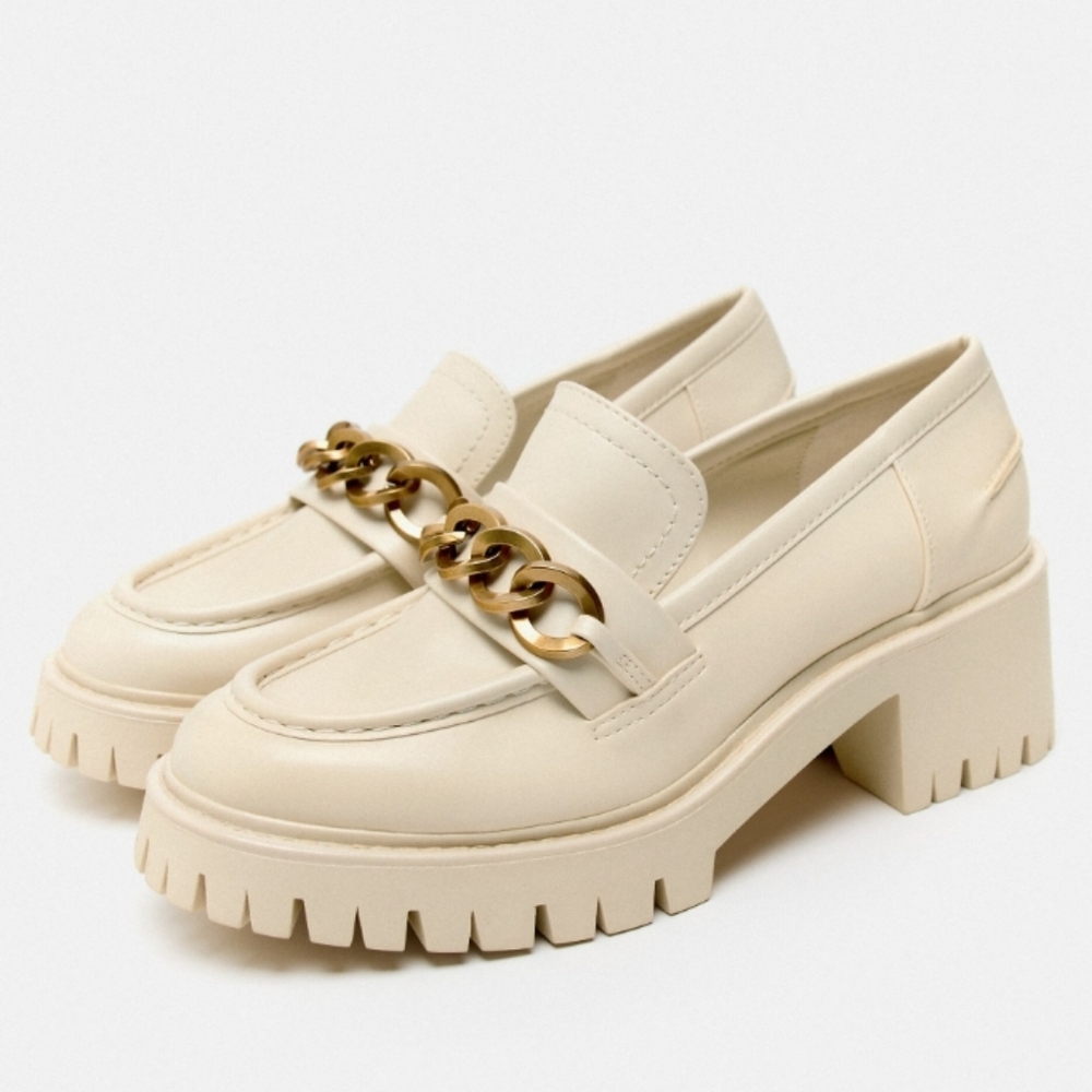 BNWT! Zara lug heeled loafers/ off white